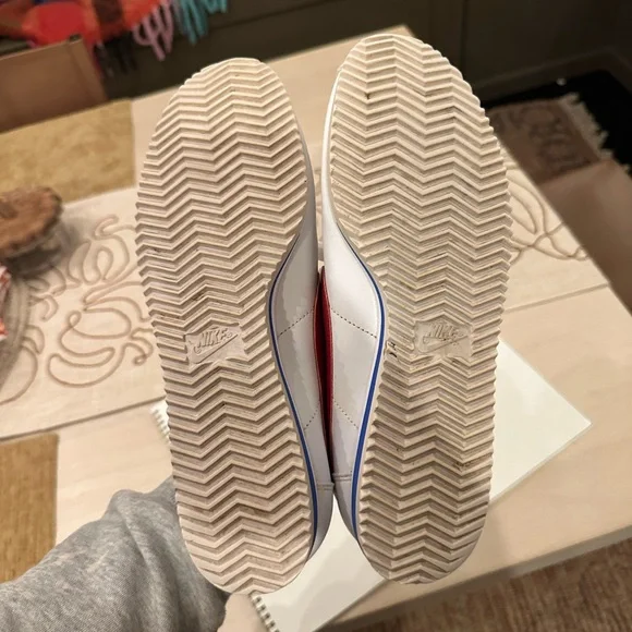 Nike Women’s Cortez (10) White and Red Sneakers with Blue Accent - Picture 3 of 5